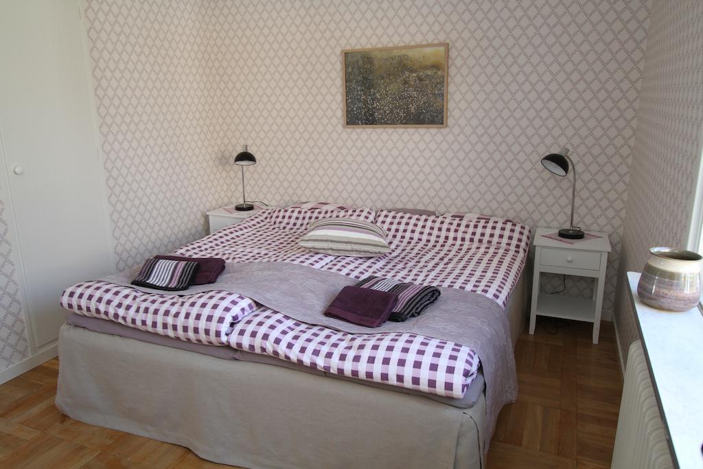 Které jsou ty nejlepší hotely v okolí atrakce Sandgrund Lars Lerin? Karlstad Pokoj fotografie